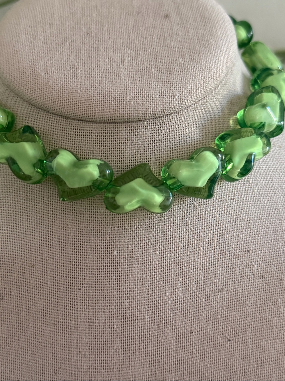 Vintage Chunky Green Lucite Heart Link Statement Necklace - Picture 2 of 4